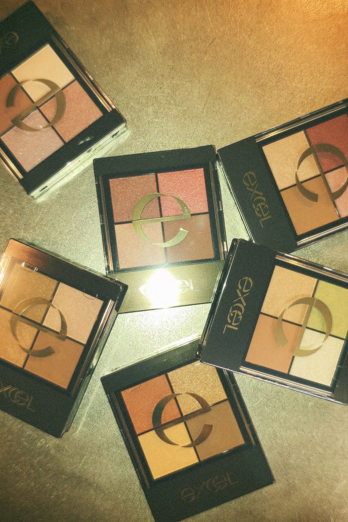 リアルクローズシャドウ/excel/アイシャドウパレットを使ったクチコミ(2枚目)