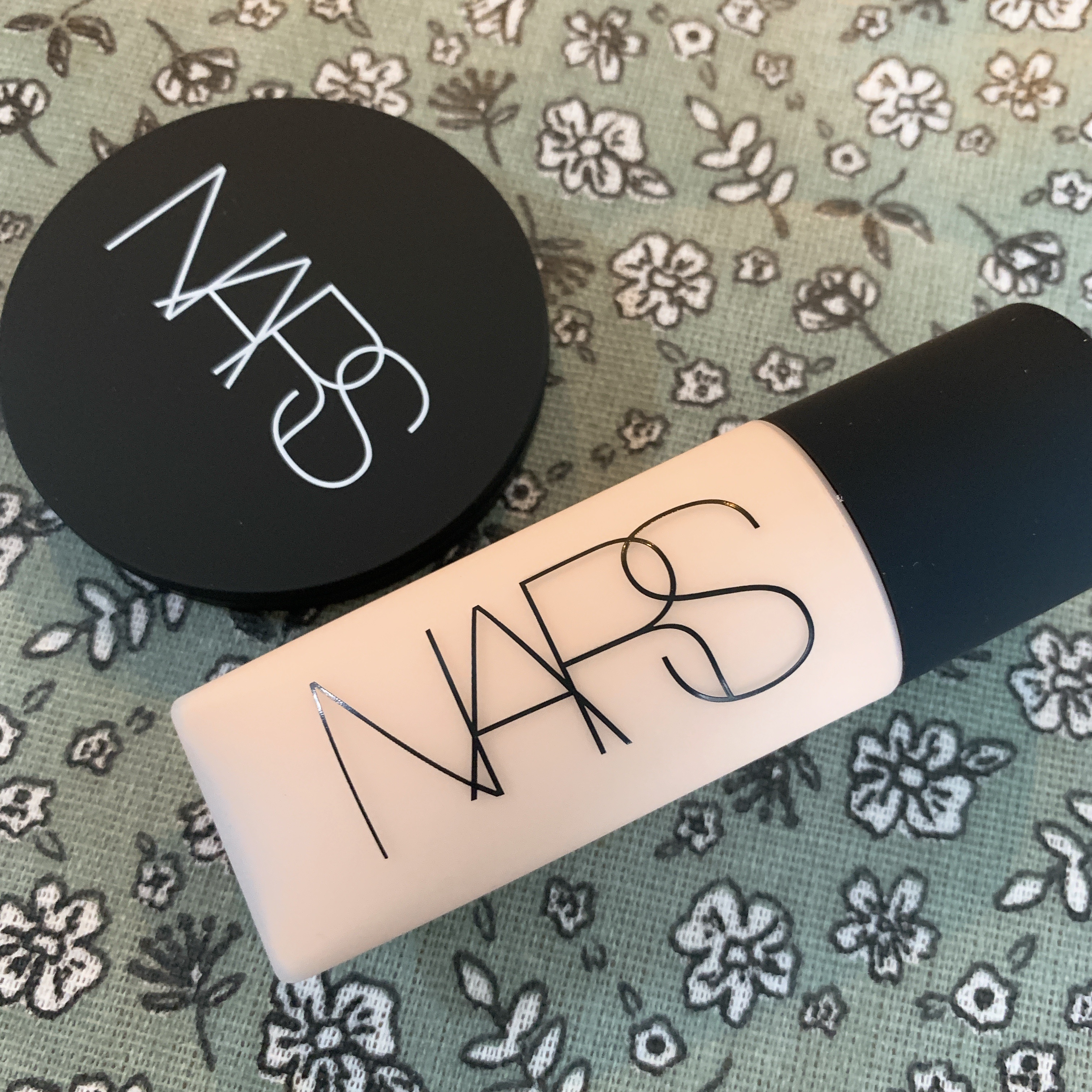ソフトマット　アドバンスト　パーフェクティングパウダー/NARS/プレストパウダーを使ったクチコミ（2枚目）