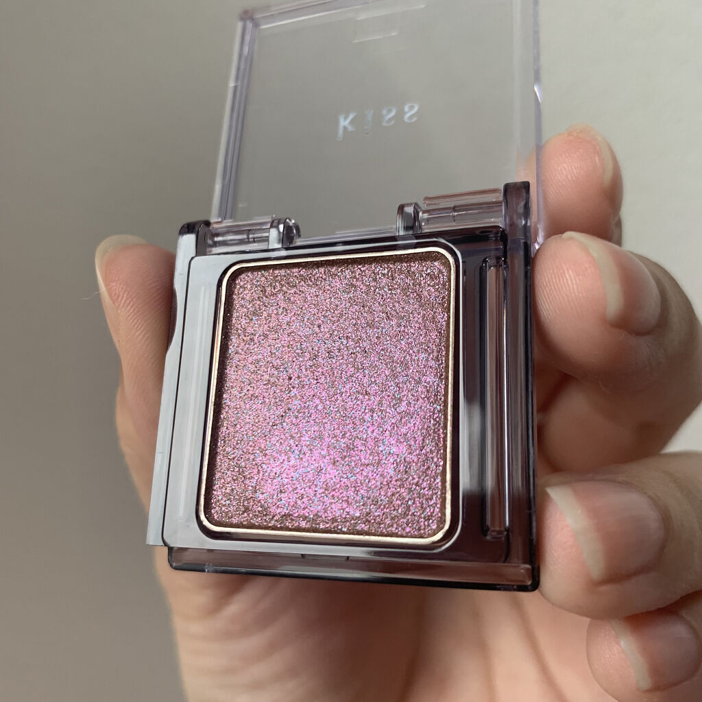  シアー グリッターアイズ/KiSS/単色アイシャドウを使ったクチコミ（2枚目）