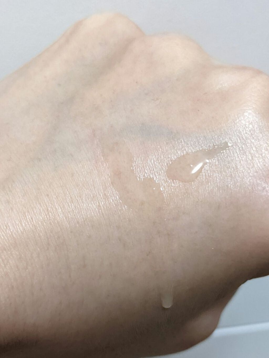 美容の旅人 on LIPS 「ロート製薬メラノCC 薬用しみ集中対策 プレミアム美容液毛穴対..」(3枚目)