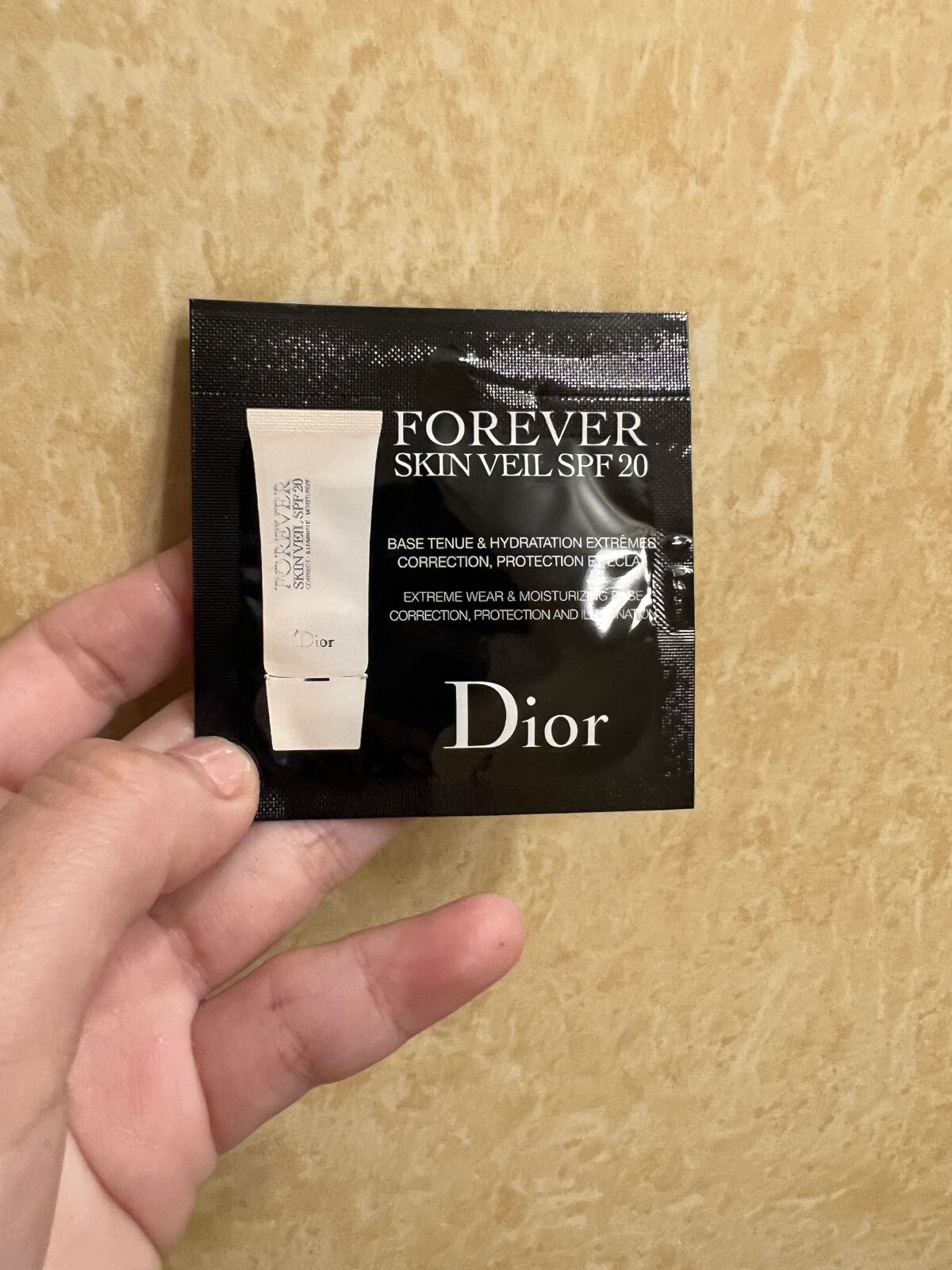 【旧】ディオールスキン フォーエヴァー スキン ヴェール 001/Dior/化粧下地を使ったクチコミ（1枚目）