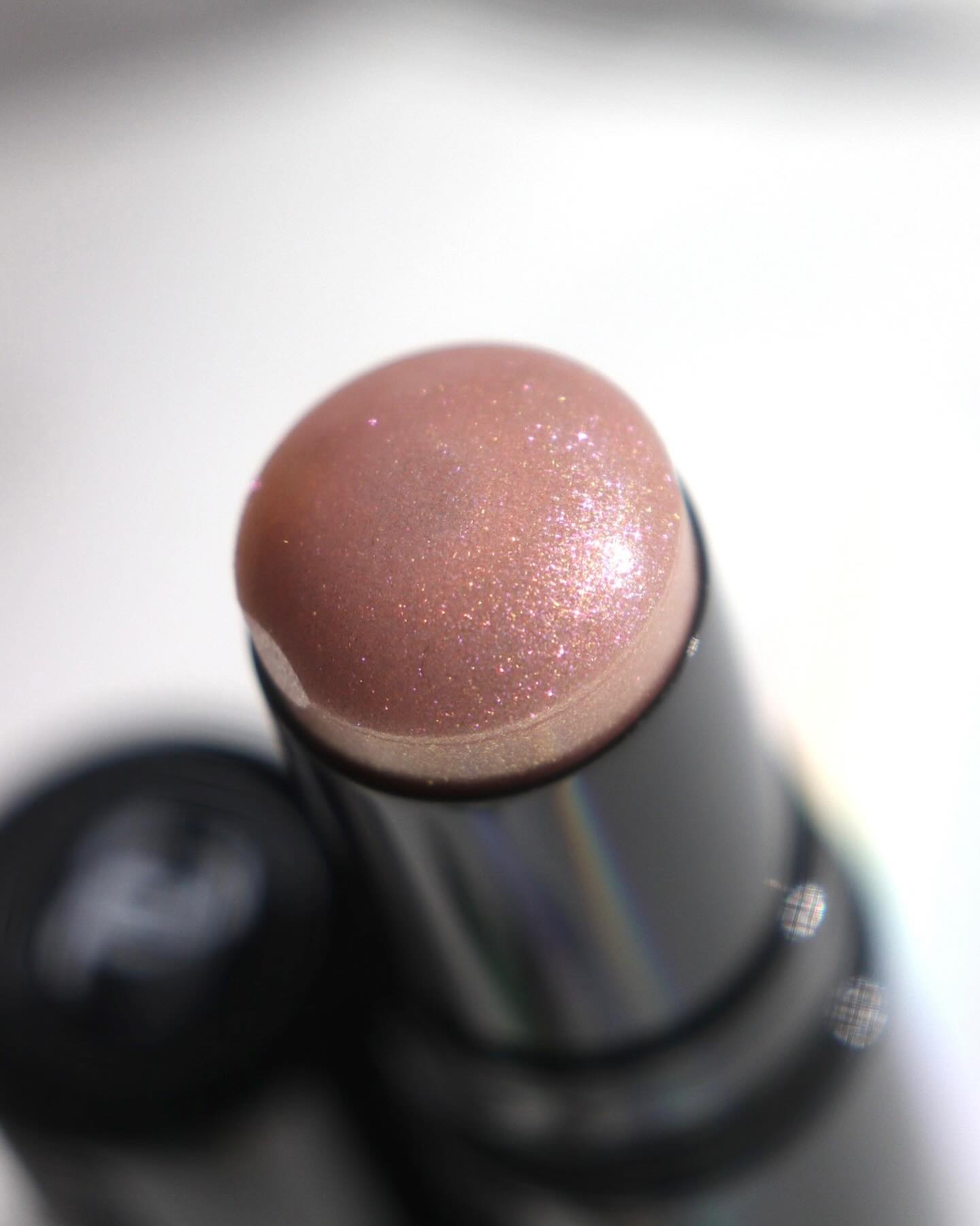 ボーム エサンシエル マーメイド グロウ/CHANEL/スティックハイライトを使ったクチコミ（1枚目）