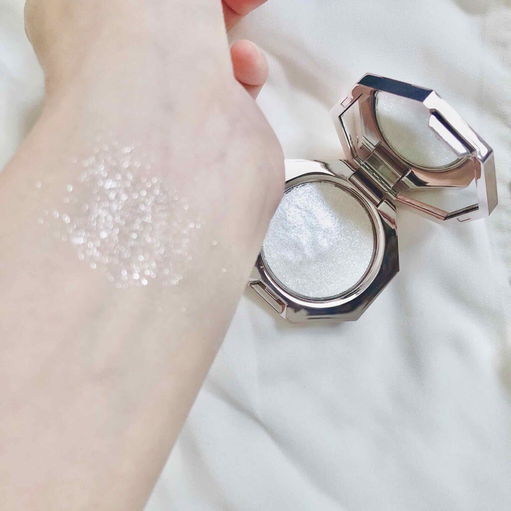 DIAMOND BOMB/FENTY BEAUTY BY RIHANNA/パウダーハイライトを使ったクチコミ(4枚目)