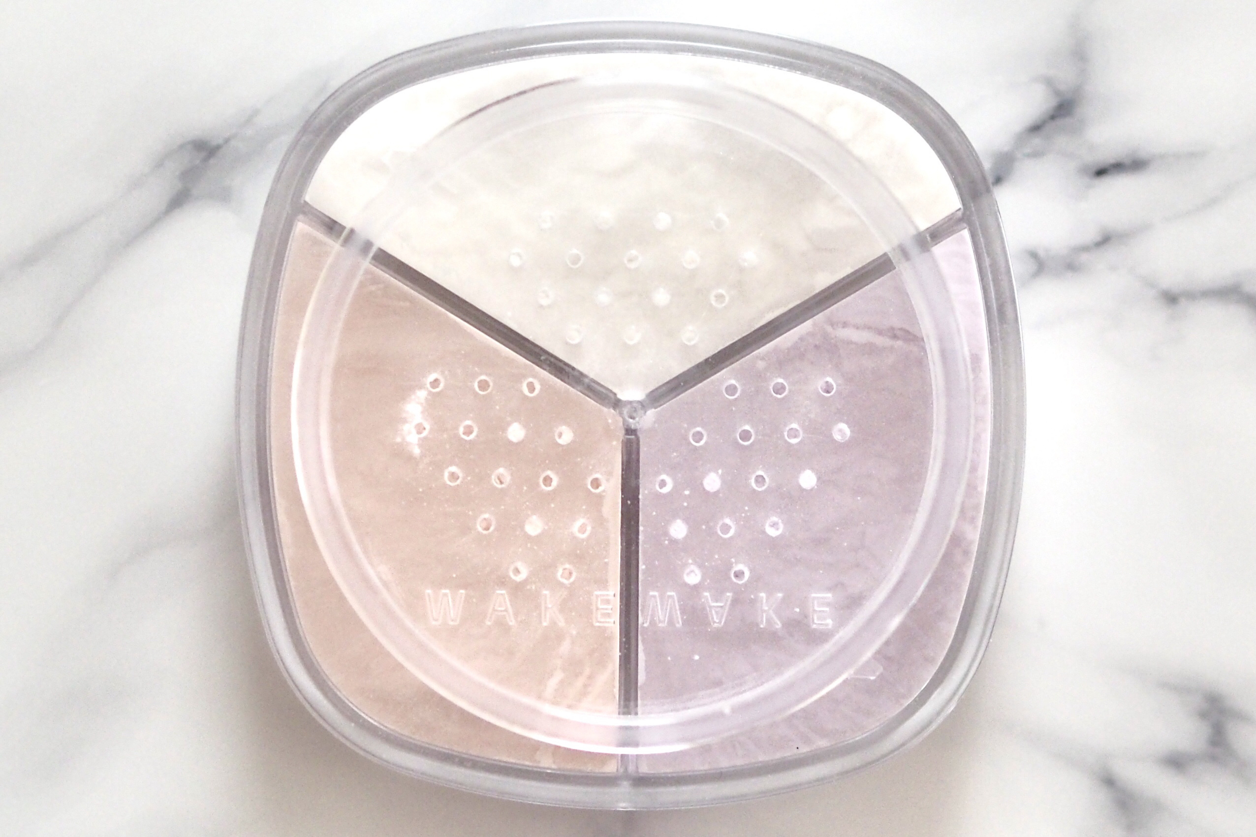 ステイフィクサーマルチカラーパウダー/wakemake/ルースパウダーを使ったクチコミ（3枚目）