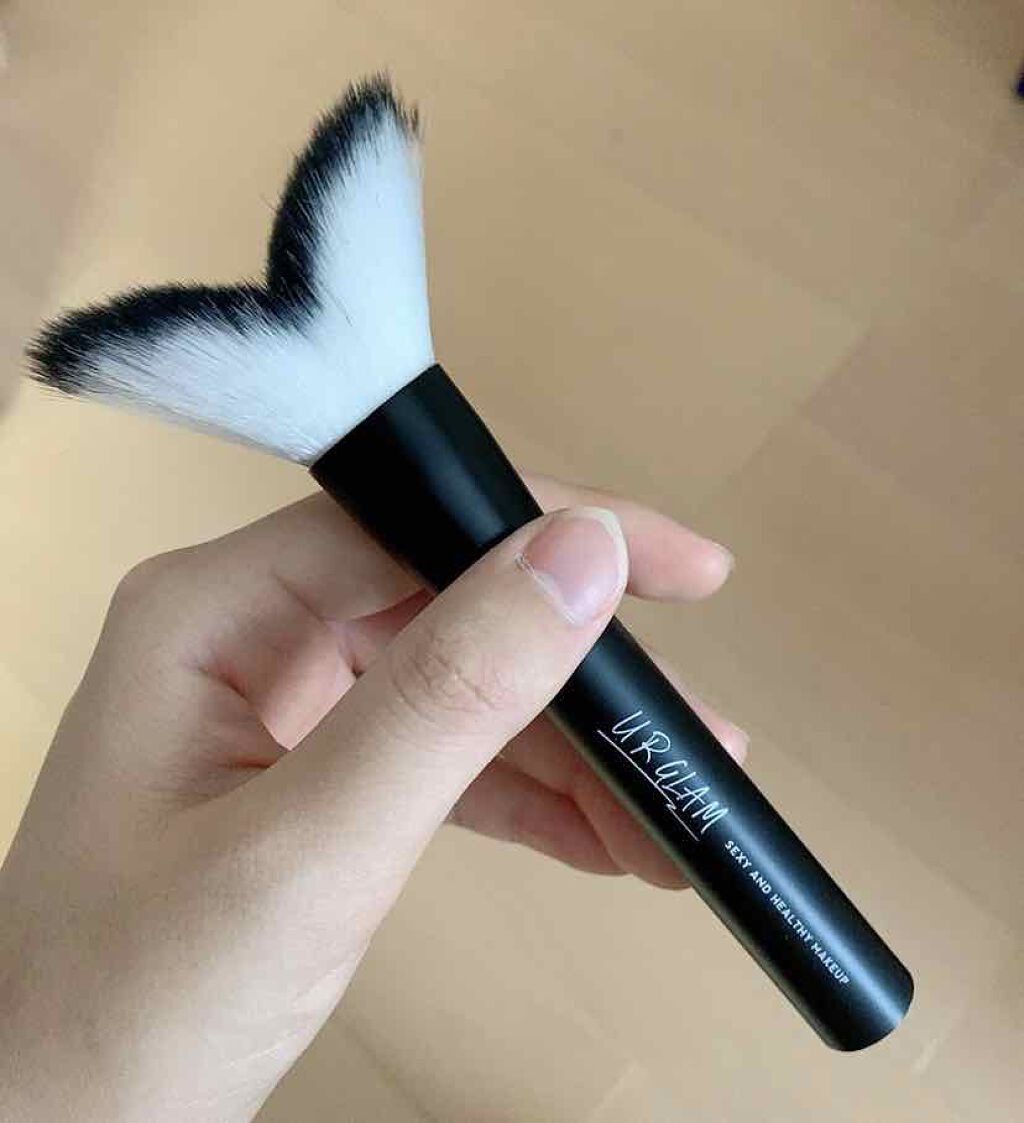 UR GLAM　V POWDER BRUSH（Vパウダーブラシ）/U R GLAM/メイクブラシを使ったクチコミ（1枚目）
