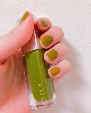 💄RMK ネイルポリッシュ EX-09💄

ルミ子のサマーコレクションです🤩
ちょうどGWに京都旅行があったので抹茶カラー買っちゃいました🤗
すっごくかわいい😍😍
一度塗りだと少し透明感があるのですが、