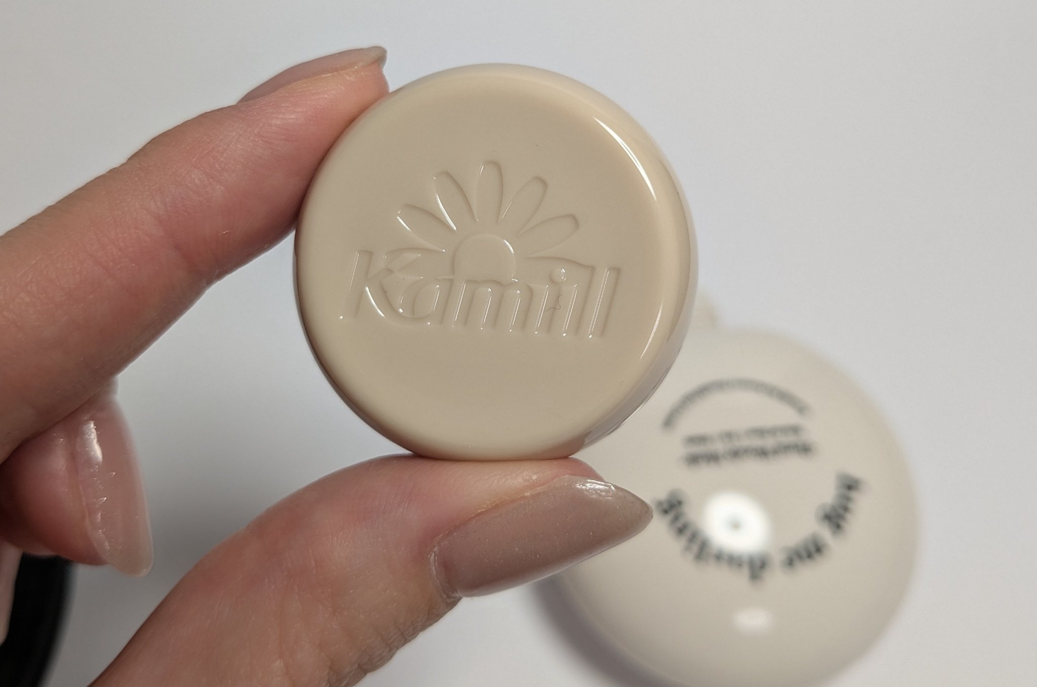 パフューマリー ハンド＆ネイルクリーム カモミールダイブ 50ml/カミール/ハンドクリームを使ったクチコミ（3枚目）