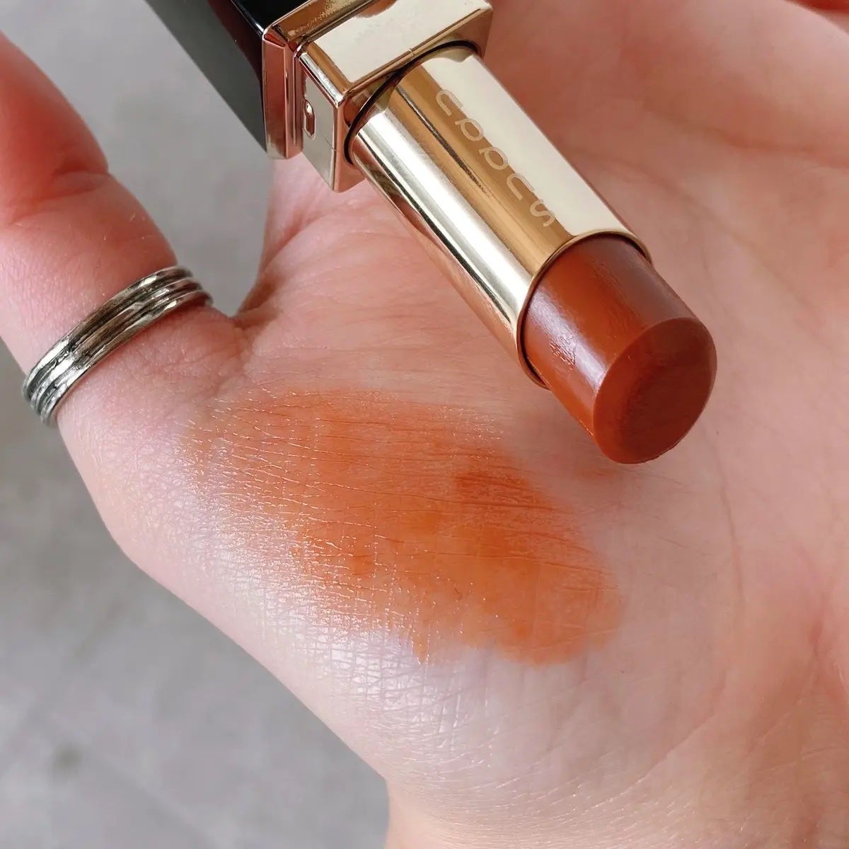 モイスチャー グレイズ リップスティック/SUQQU/口紅を使ったクチコミ(2枚目)