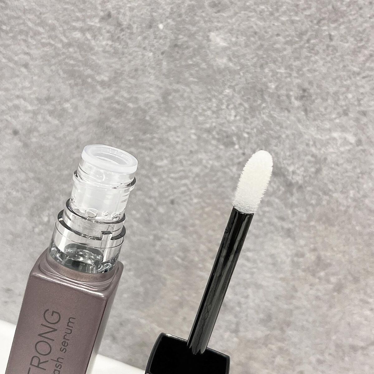 y.csm.s on LIPS 「、EXOSTRONG♡アイラッシュセラム3ml9.680円(税..」(3枚目)