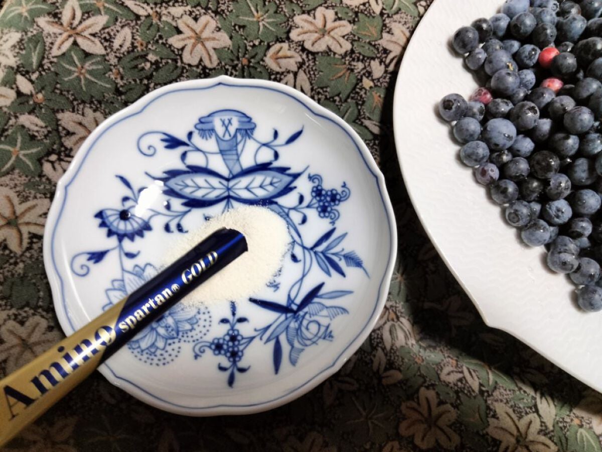 mcgroupakiko on LIPS 「実家には母が植えた二本のブルーベリーには今年もたわわに実をつけ..」(4枚目)