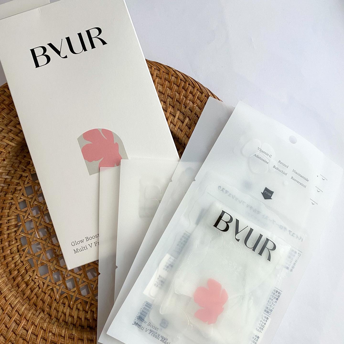 ByUR (@byurjapan)グローブーストマルチV フレッシュマスク日本でも大人気の韓国コスメブランドByURから本格エイジングケア*シリーズが登場！
※年齢に応じたケア

シートマスクが、7/25に新発売されました🫧

このシート