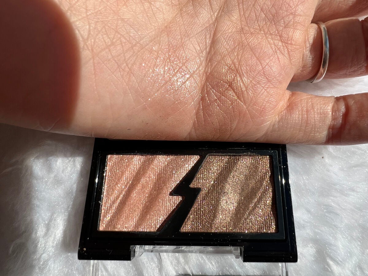 ゆんのこ on LIPS 「KATEエレクトリックショックアイズ BR-2ザックリラメがか..」(3枚目)