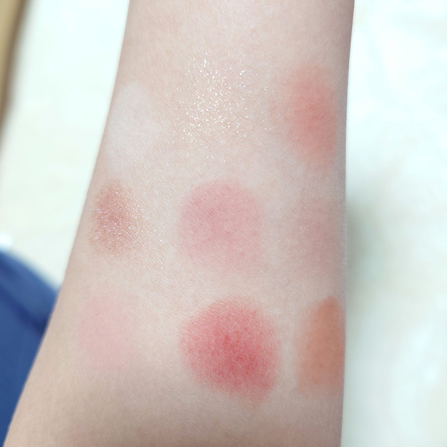 ちあこ on LIPS 「⋆┈┈┈┈┈┈┈┈┈┈┈┈┈┈┈⋆ZEESEAクォーツ9色アイ..」(4枚目)