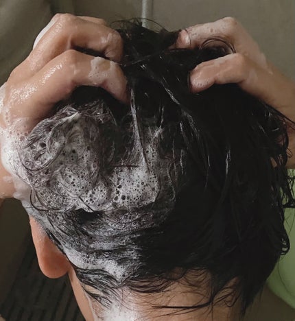 min on LIPS 「〜1日中、ぷるんとまとまるツヤ髪へ〜LUXバスグロウリペア..」(4枚目)