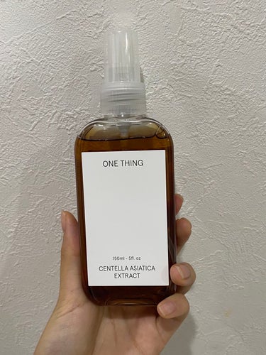 【ONE THING】ツボクサ化粧水

匂いはあまり良くないですが、思ったよりさっぱりしていて使いやすいです！

蓋の部分は、無印のスプレーに付け替えてます。

使いやすくていいです！

#ONE TH