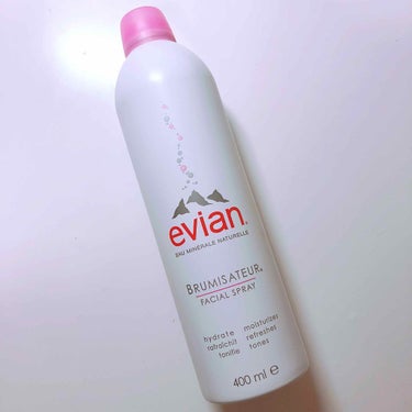 Evian facial spray 400ml

私はこれをパックの前にシュッとしたり、エアコンなど乾燥するこの季節ちょっと乾燥して来たかなと思ったらリップクリームを塗るタイミングでこれをかけています