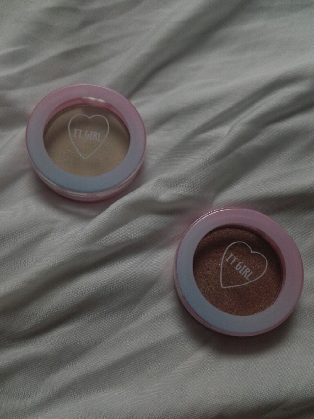 ダイソー×IT GIRL アイシャドウ/DAISO/単色アイシャドウを使ったクチコミ(1枚目)