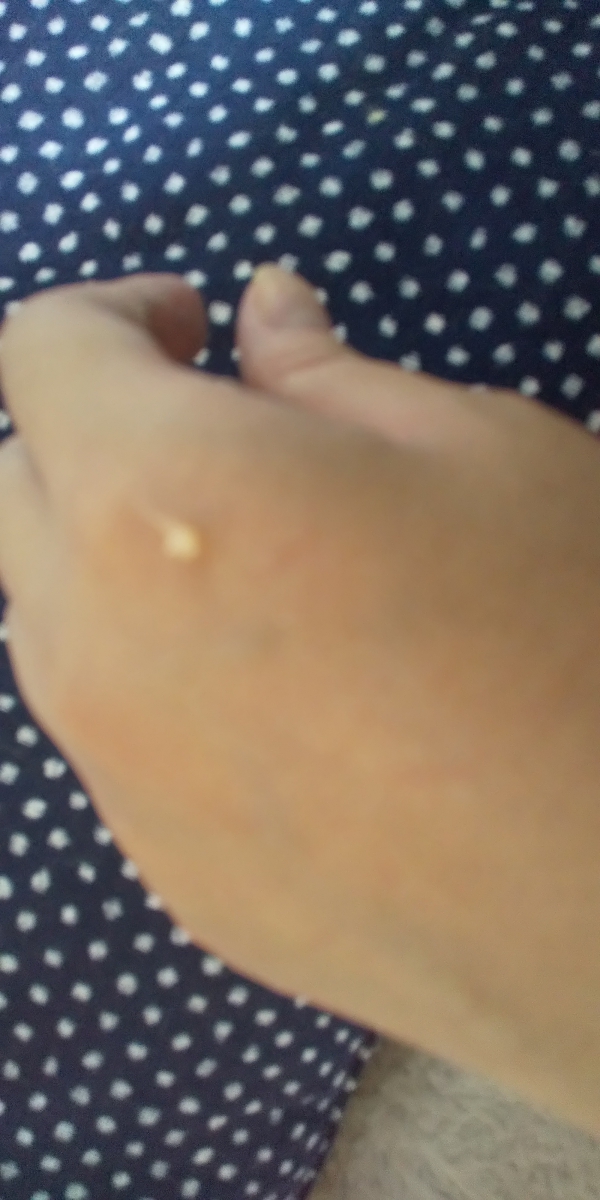 ニベア　ロイヤルブルーリップ　濃密美容ケア/ニベア/リップ美容液を使ったクチコミ（2枚目）