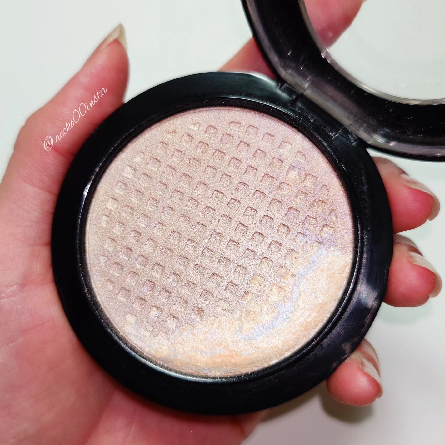 ライトリフレクティング プリズマティックパウダー/NARS/プレストパウダーを使ったクチコミ(8枚目)