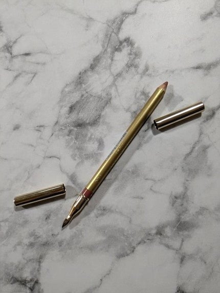 DOLCE&GABBANA BEAUTY ザ・リップライナーのクチコミ「もう色んなところで閉店してきているDOLCE&GABBANAビューティ。ぜひ最後にかけこんで、.....」(3枚目)