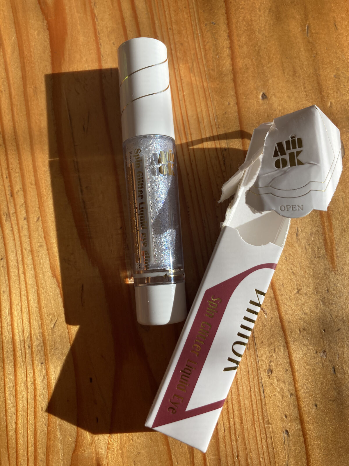 スピングリッターリキッドアイグロー/AMIOK/グリッターを使ったクチコミ（1枚目）