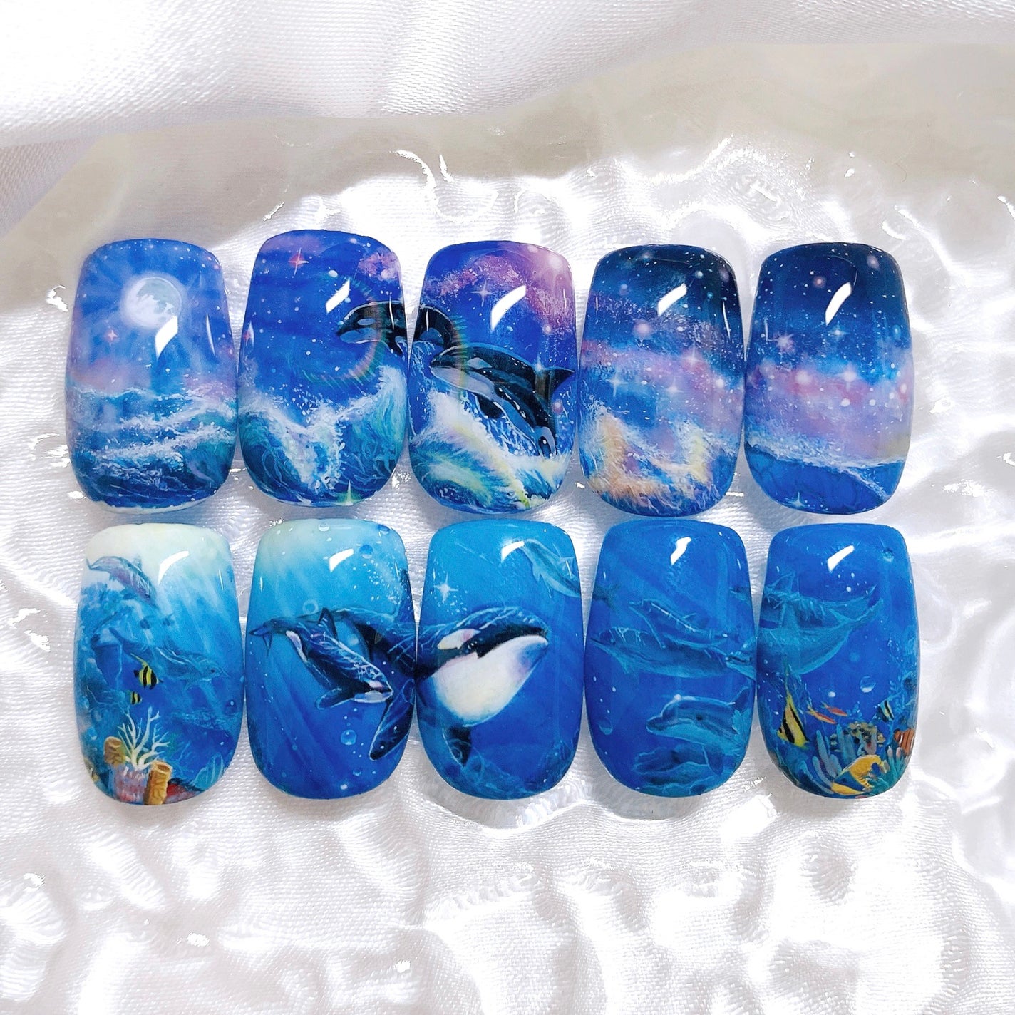 mizuki꙳ネイリスト on LIPS 「ラッセンネイル🐬🐠すべてジェルで描いてます🤍主に使ってるカラー..」(1枚目)