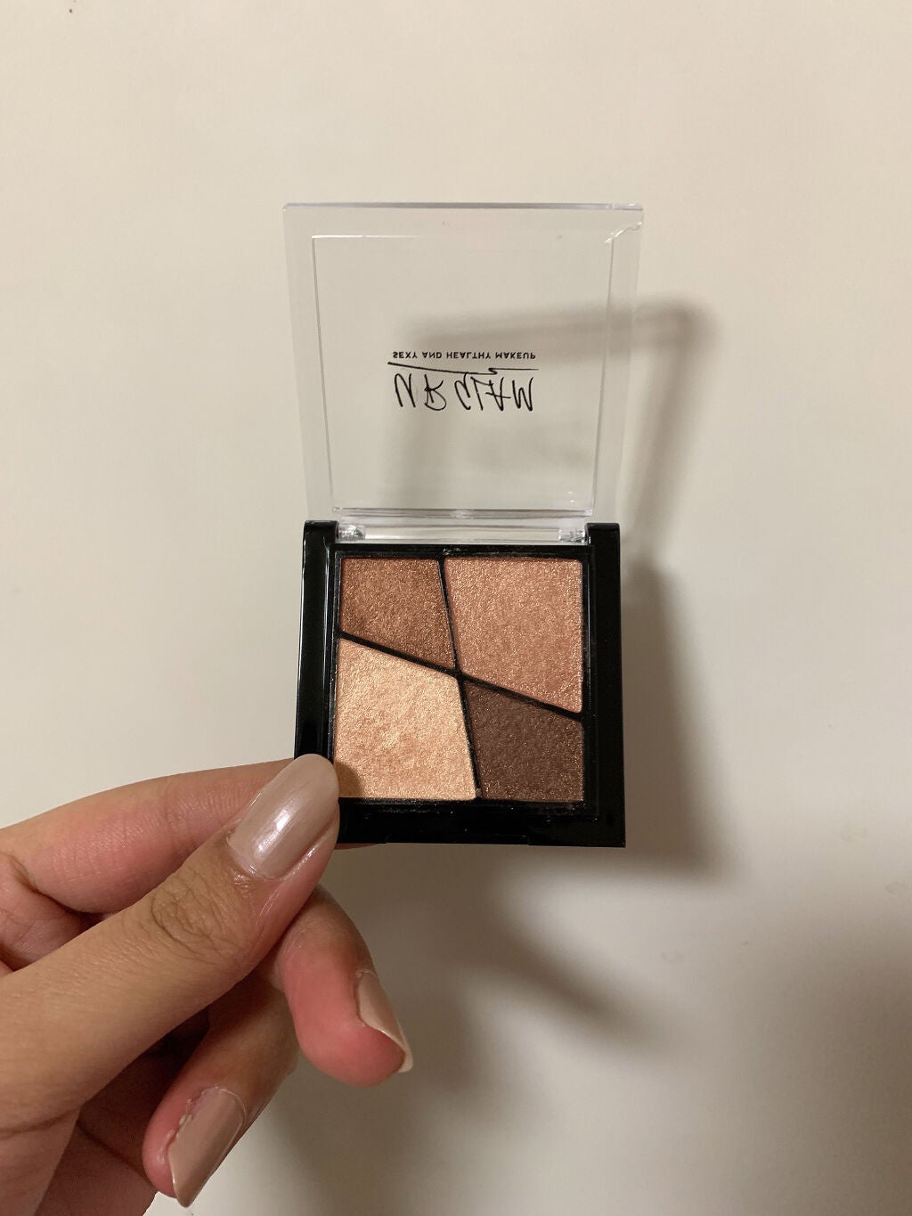 UR GLAM VELVET EYE COLOR PALETTE/U R GLAM/アイシャドウパレットを使ったクチコミ(2枚目)