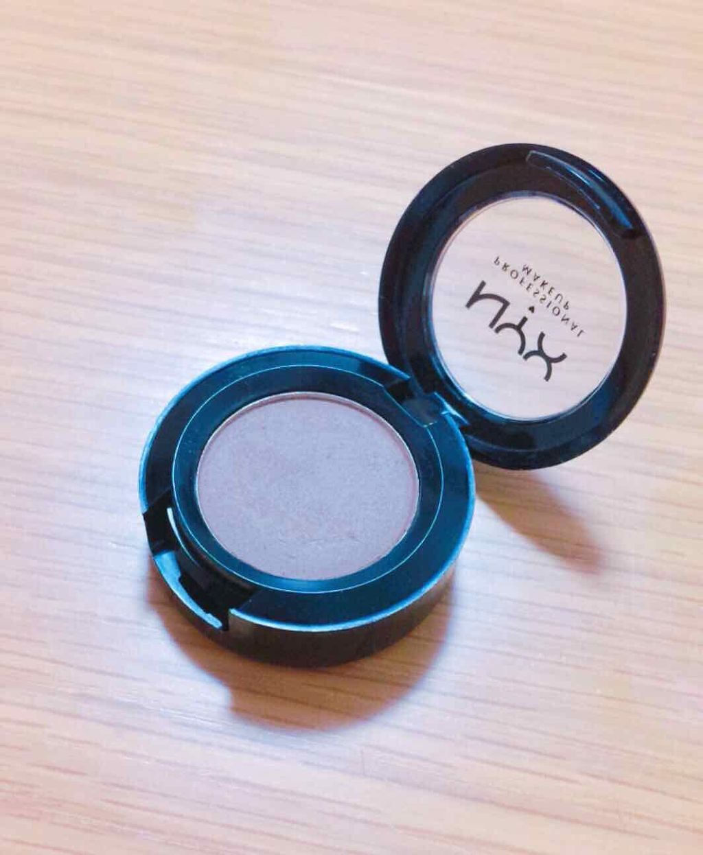 ホットシングル アイシャドウ/NYX Professional Makeup/単色アイシャドウを使ったクチコミ（1枚目）