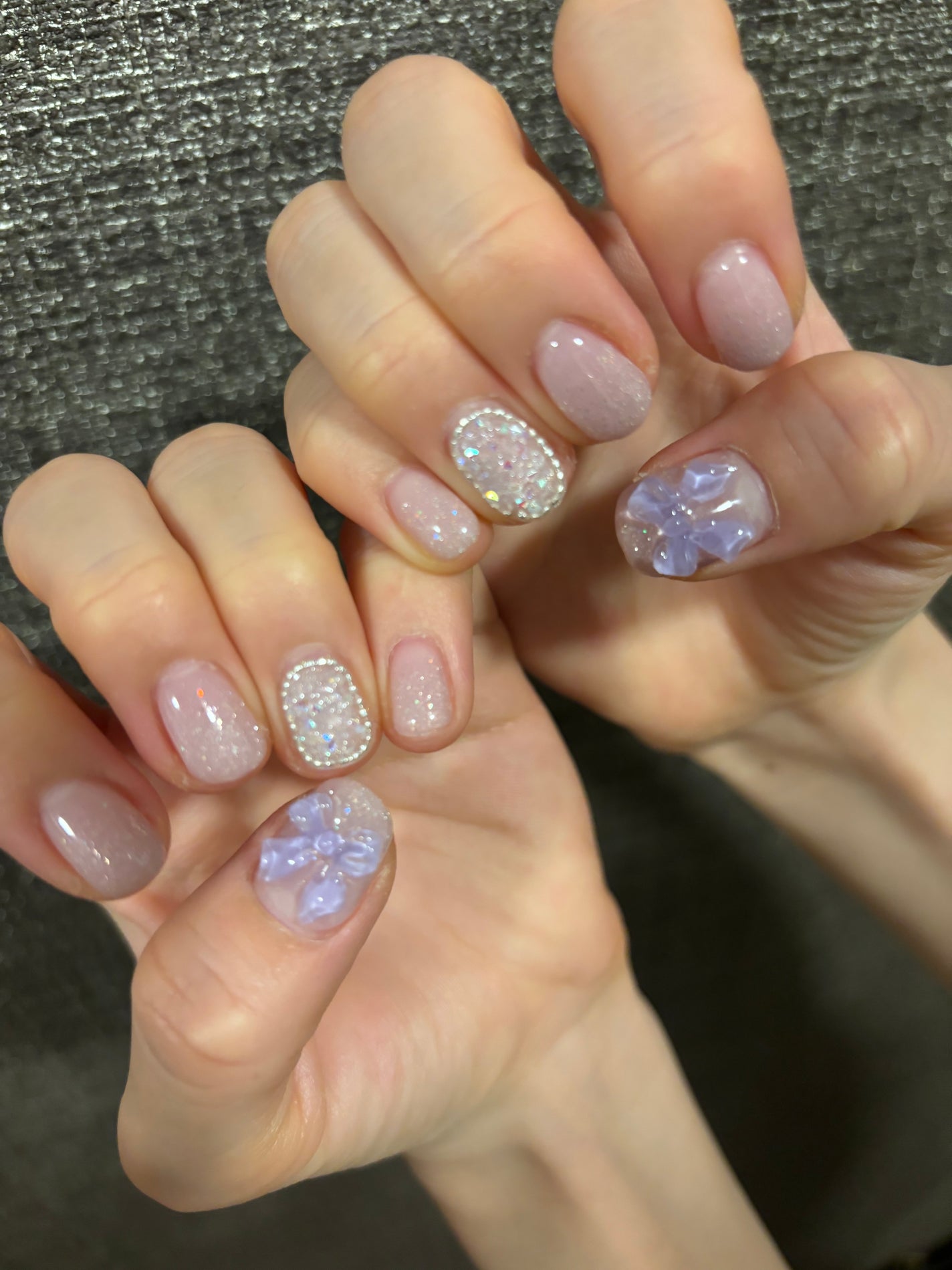 すなぎもちゃん"26歳美容部員" on LIPS 「今月のネイルです🎀🥰韓国ネイルみたいな感じでちゅるちゅるに✨ネ..」(2枚目)