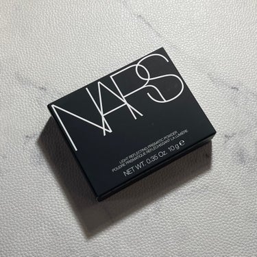 ライトリフレクティング プリズマティックパウダー/NARS/プレストパウダーを使ったクチコミ（2枚目）