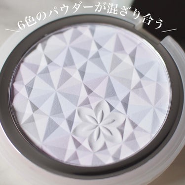 ＡＱ　オーラ リフレクター 01 crystal lavender 澄み渡る空気のように静謐な印象/DECORTÉ/プレストパウダーを使ったクチコミ（2枚目）