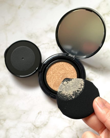 m!nt on LIPS 「\ ライトな付け心地とツヤ感のあるファンデーション! /今回は..」(4枚目)