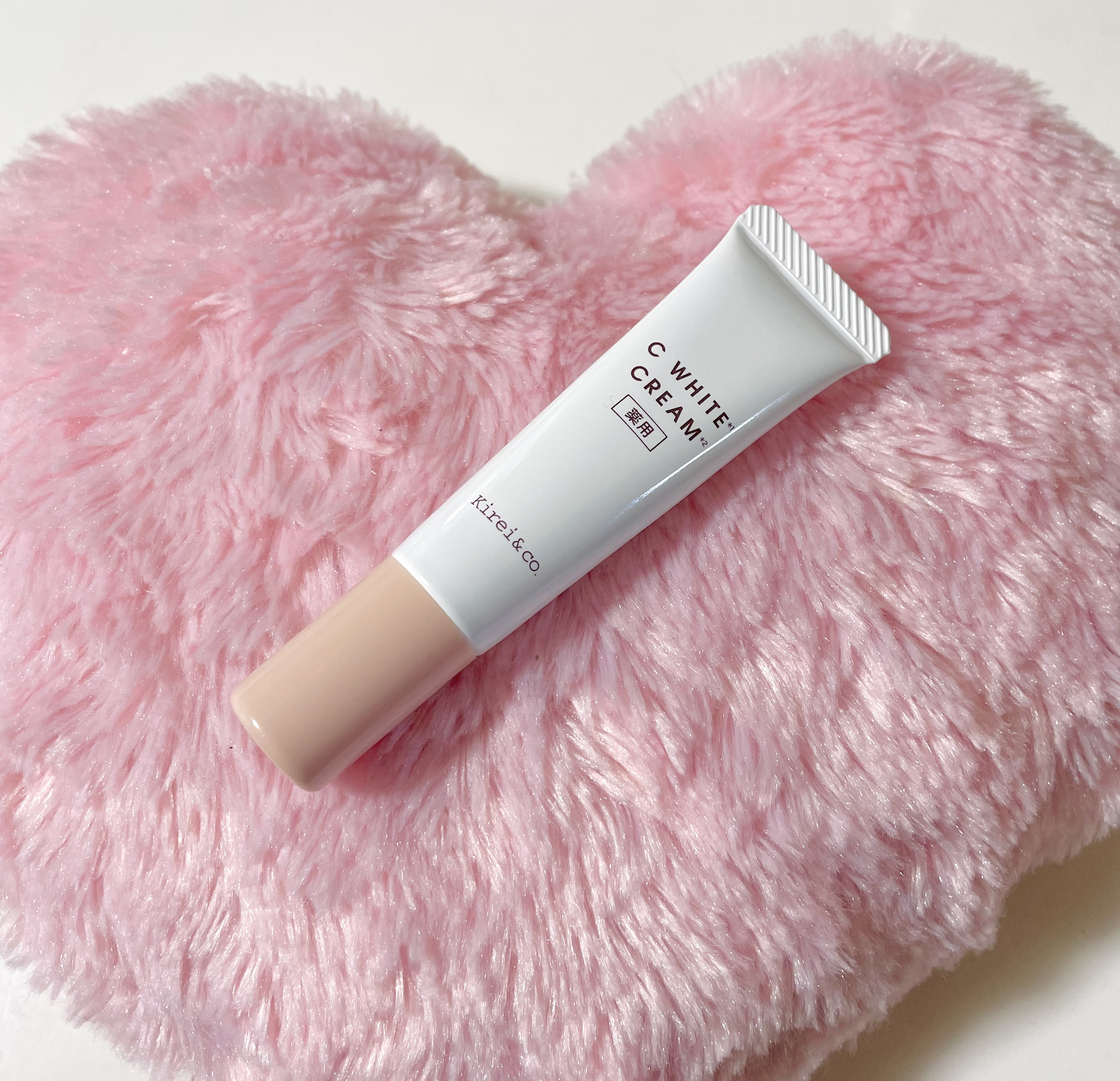 Kirei&co. 薬用VCホワイトクリームのクチコミ「Kirei&co.
薬用VCホワイトクリーム


キレイアンドコーの薬用Ｃクリーム🤲💓

ビタ.....」（2枚目）