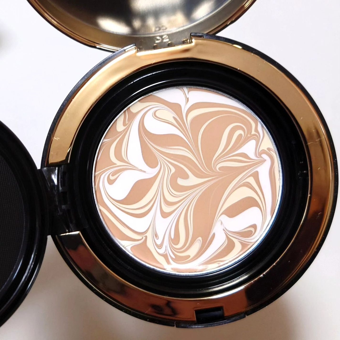 SIGNATURE ESSENCE COVER PACT /AGE20’s/クリーム・エマルジョンファンデーションを使ったクチコミ(3枚目)