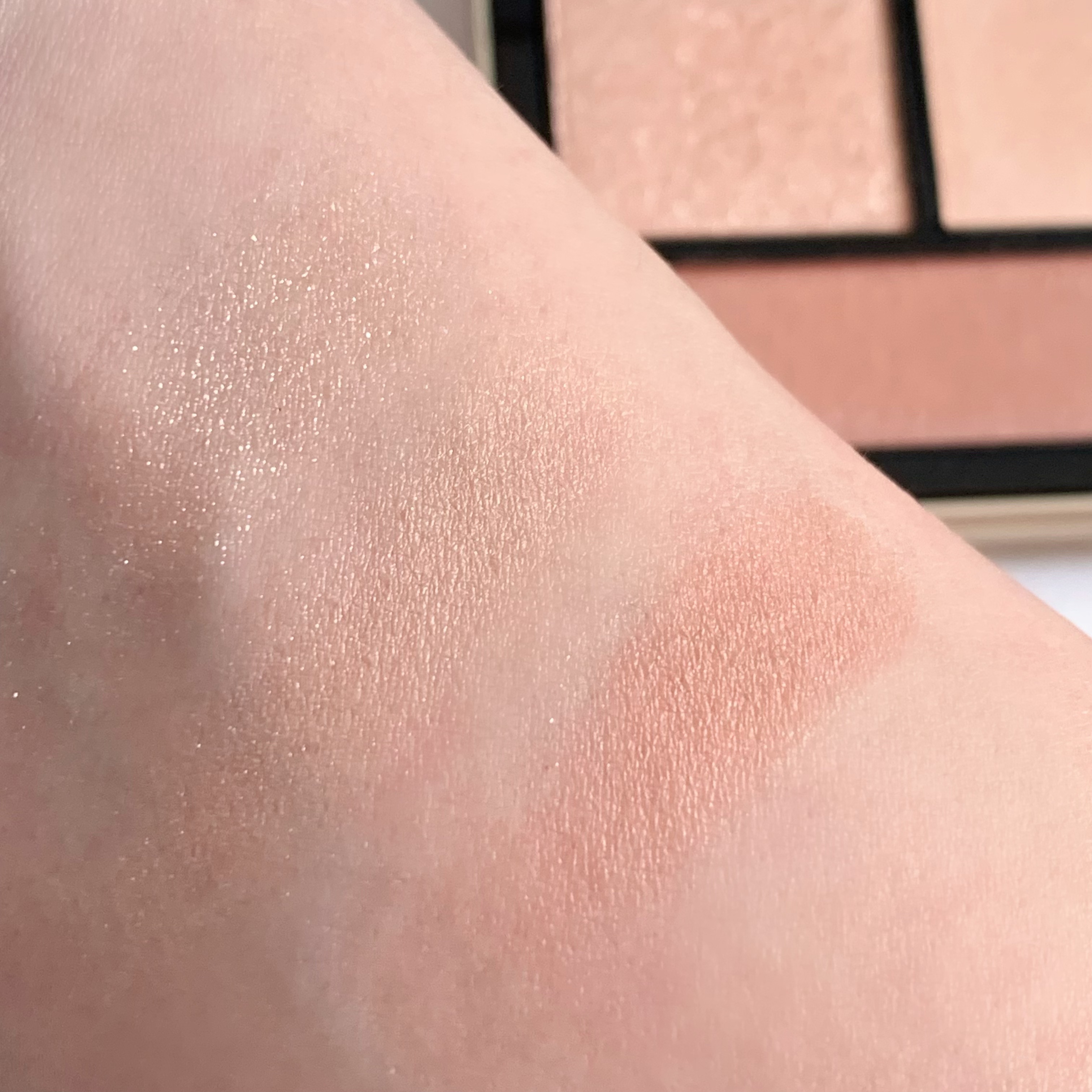 テイラード カラー アイズ EX04 Sunrise Latte/SNIDEL BEAUTY/アイシャドウパレットを使ったクチコミ（2枚目）