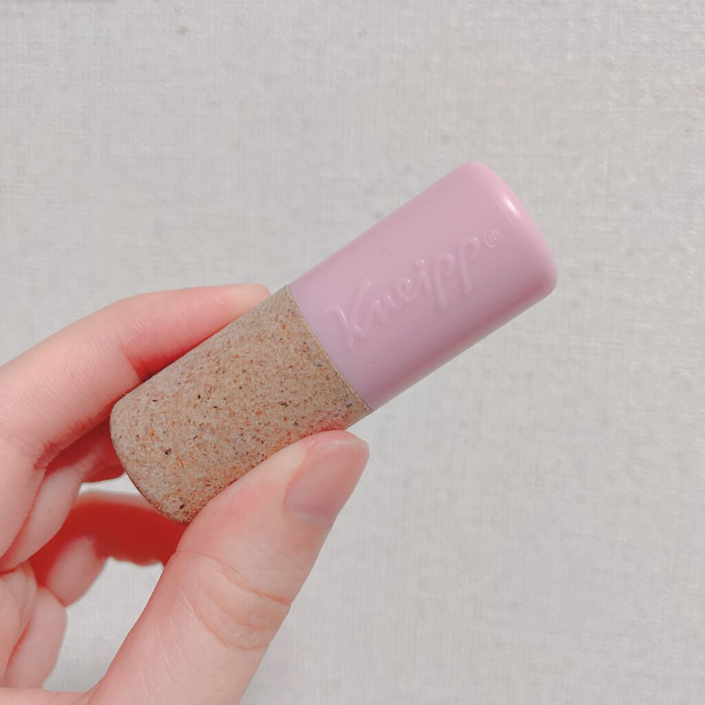 オーガニック リップバーム スイートアーモンドの香り/クナイプ/リップケアを使ったクチコミ（2枚目）