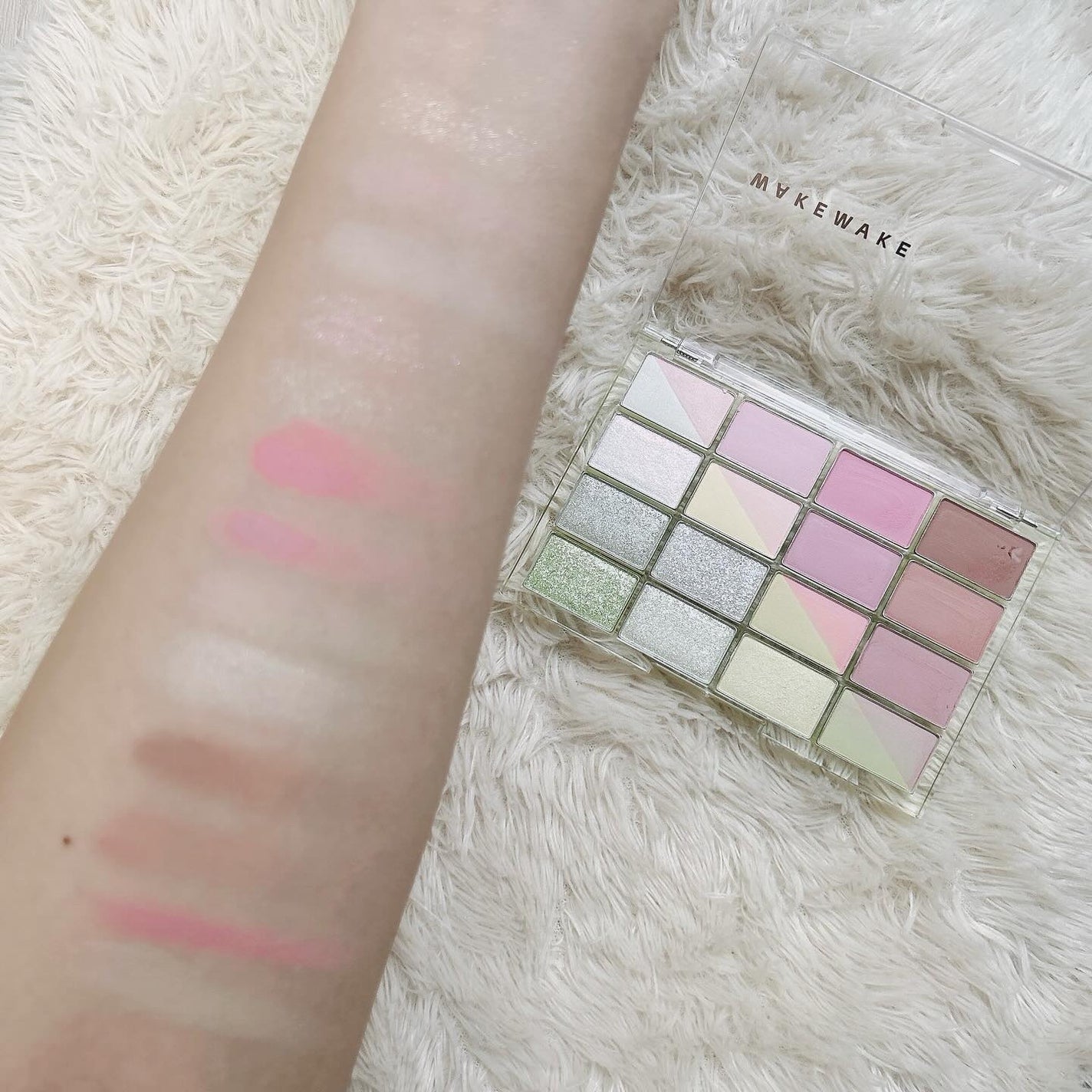 ソフトブラーリングアイパレット/wakemake/アイシャドウパレットを使ったクチコミ(5枚目)