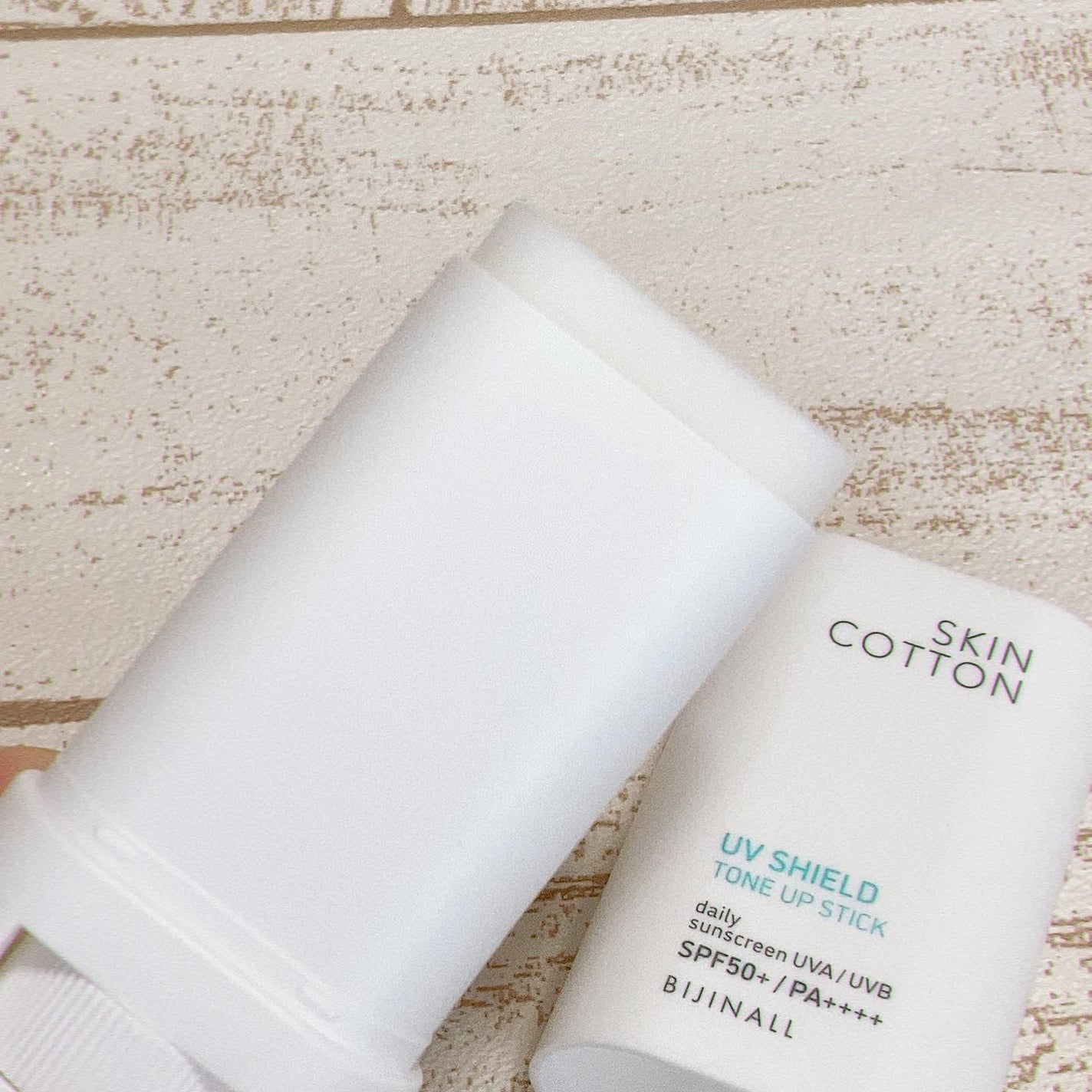 UVシールド トーンアップスティック/スキンコットン/日焼け止めスティックを使ったクチコミ(4枚目)