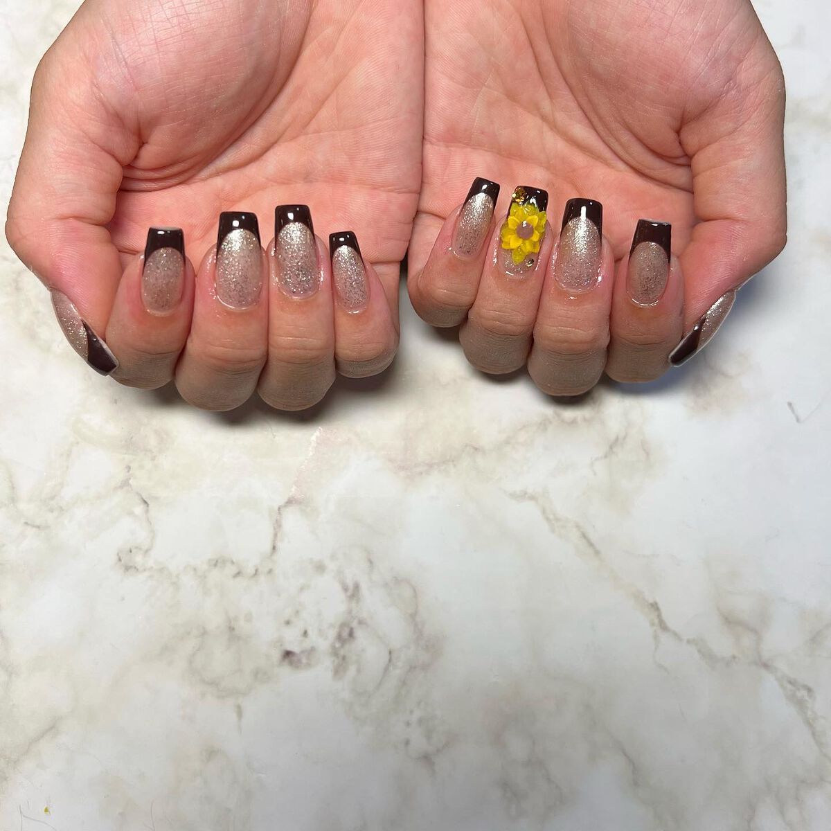 cst on LIPS 「🌻✨🤎🌻✨🤎#夏ネイル#🌻#おまかせネイル#🤎#フレンチネイル..」(1枚目)