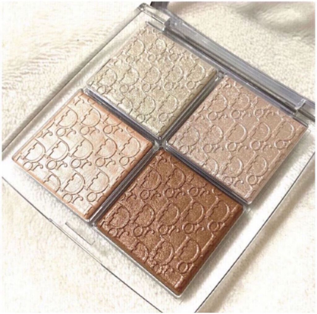 美しすぎる🥴ラメ・ツヤ好きさん必見‼️
なんでこんなに可愛いのー😍❤️
使うのが勿体ない💦

でも、めっちゃ万能で使いやすいんです‼️
ディオール最高すぎませんか？😭💓

#Dior #ディオール 
#バックステージ #フェイスグ