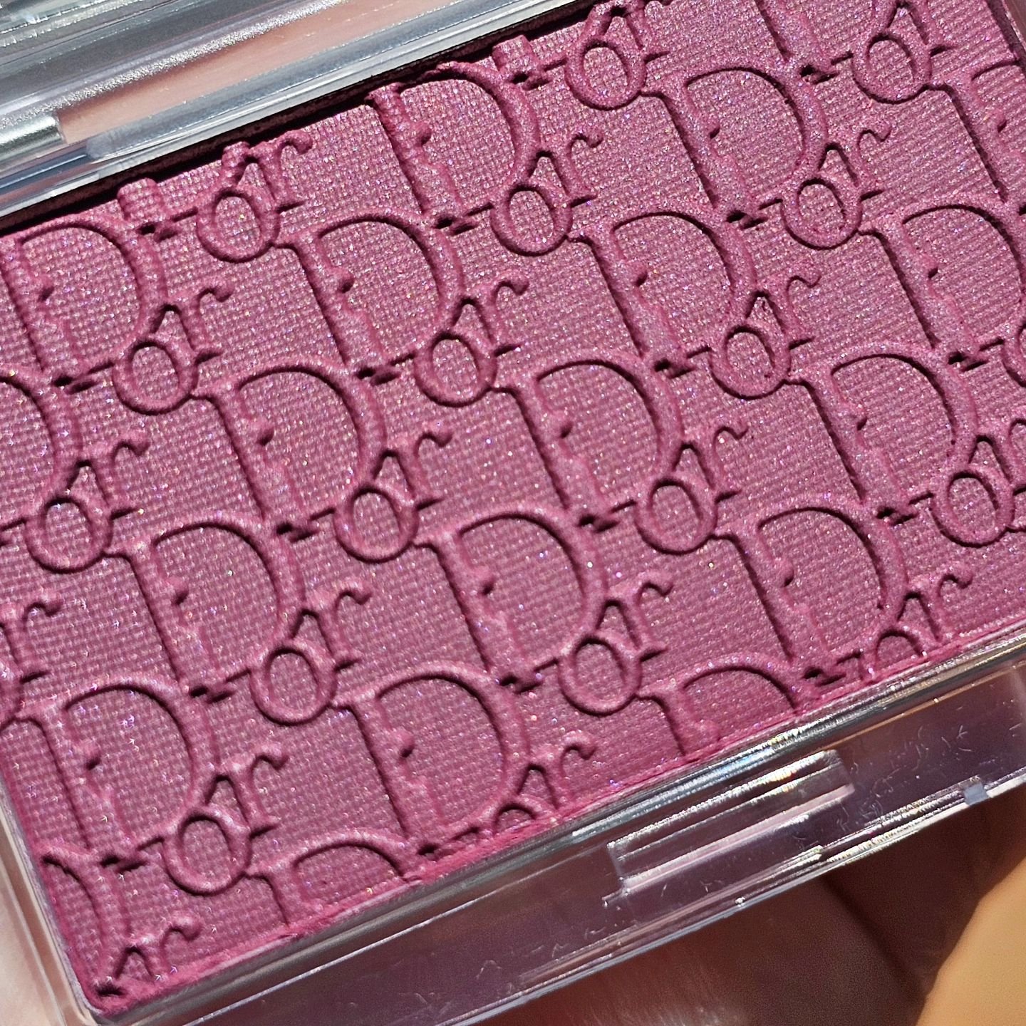 ロージー グロウ 006 ベリー/Dior/パウダーチークを使ったクチコミ（2枚目）