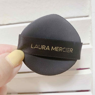 ローラ メルシエ フローレス ルミエール ラディアンス パーフェクティング クッションのクチコミ「LAURA MERCIERの話題のクッションファンデ✨

ツヤ肌が好きなので、気になって購入し.....」（2枚目）