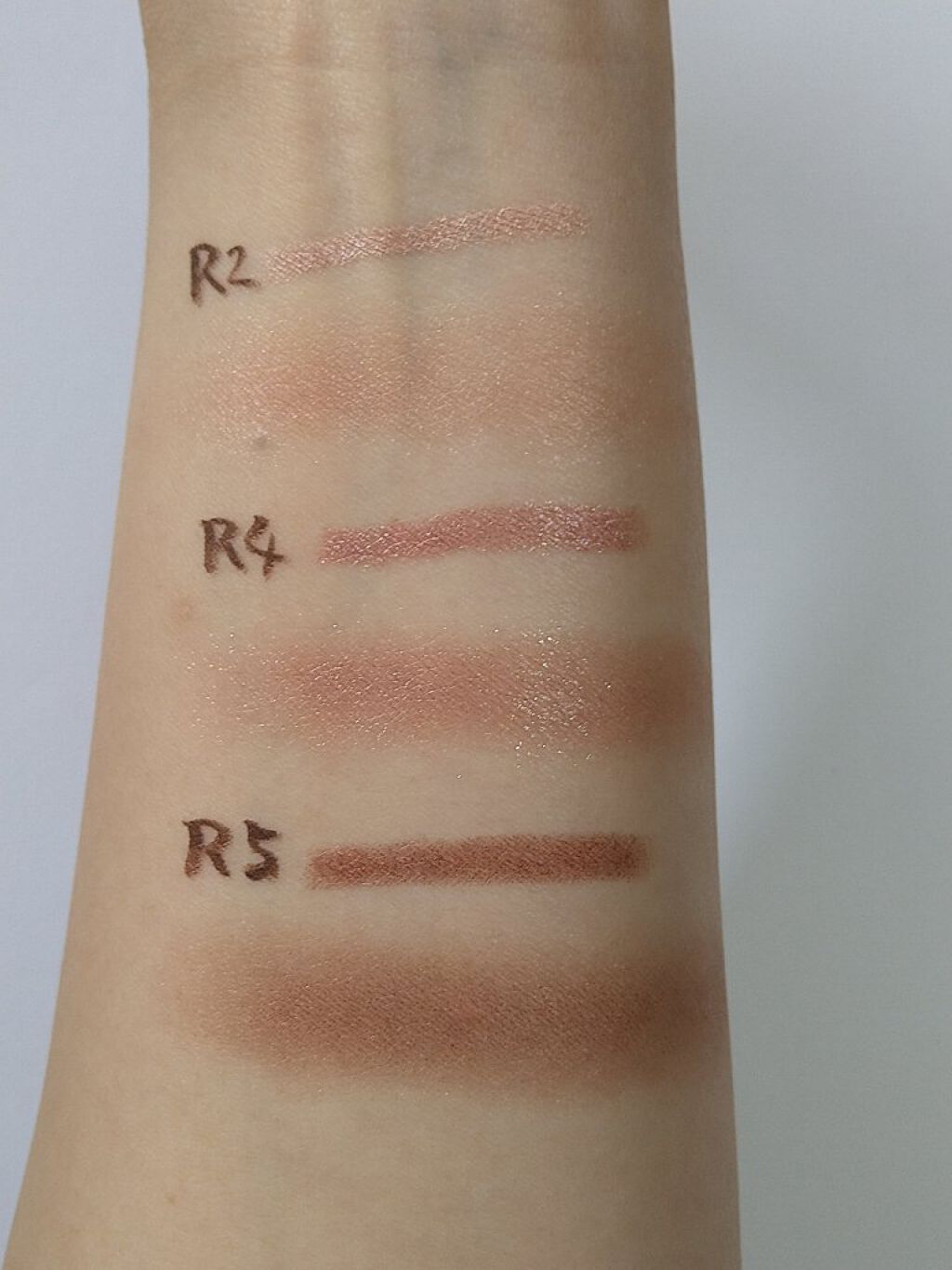 ローズグロウ リフレクションズ キャビアスティック トリオ/ローラ メルシエ/スティックアイシャドウを使ったクチコミ（3枚目）