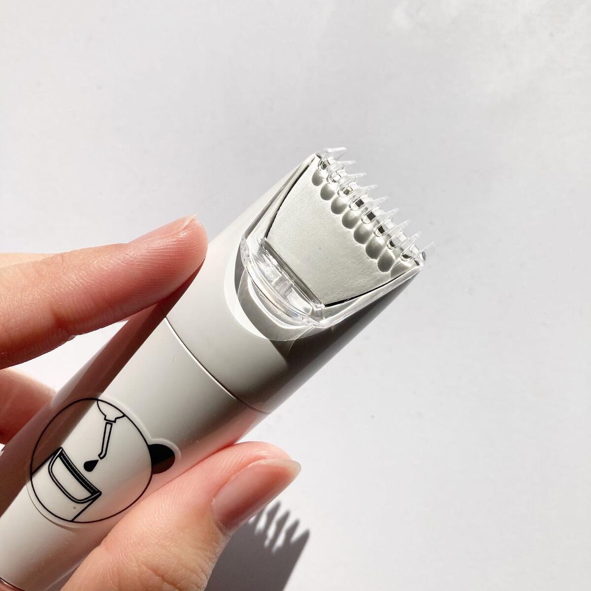 ヴィーナス VIO ヘア&スキン 電動トリマー/Gillette Venus/シェーバー by ( nico )