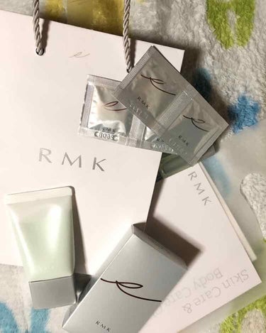 RMK  ベーシックコントロールカラーN


火照りやすい肌の赤みをとても綺麗に消してくれます( •̀∀•́ )b

伸びの良いので少量で済み、長く使えそう！


一緒に頂いたWトリートメントオイルと合