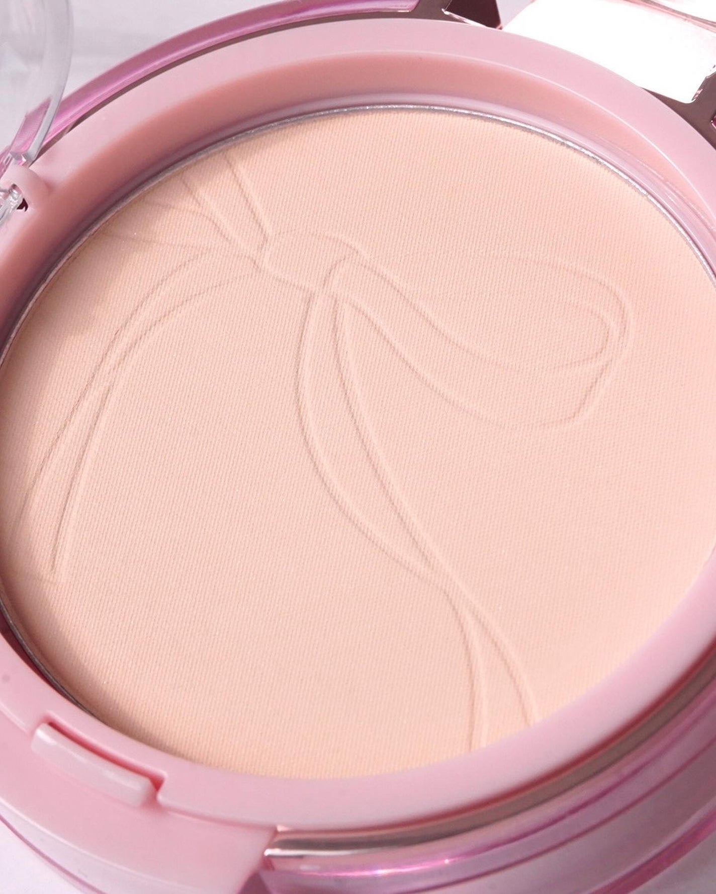 ザ・ブラーパウダーパクト/ABOUT TONE/プレストパウダーを使ったクチコミ(4枚目)