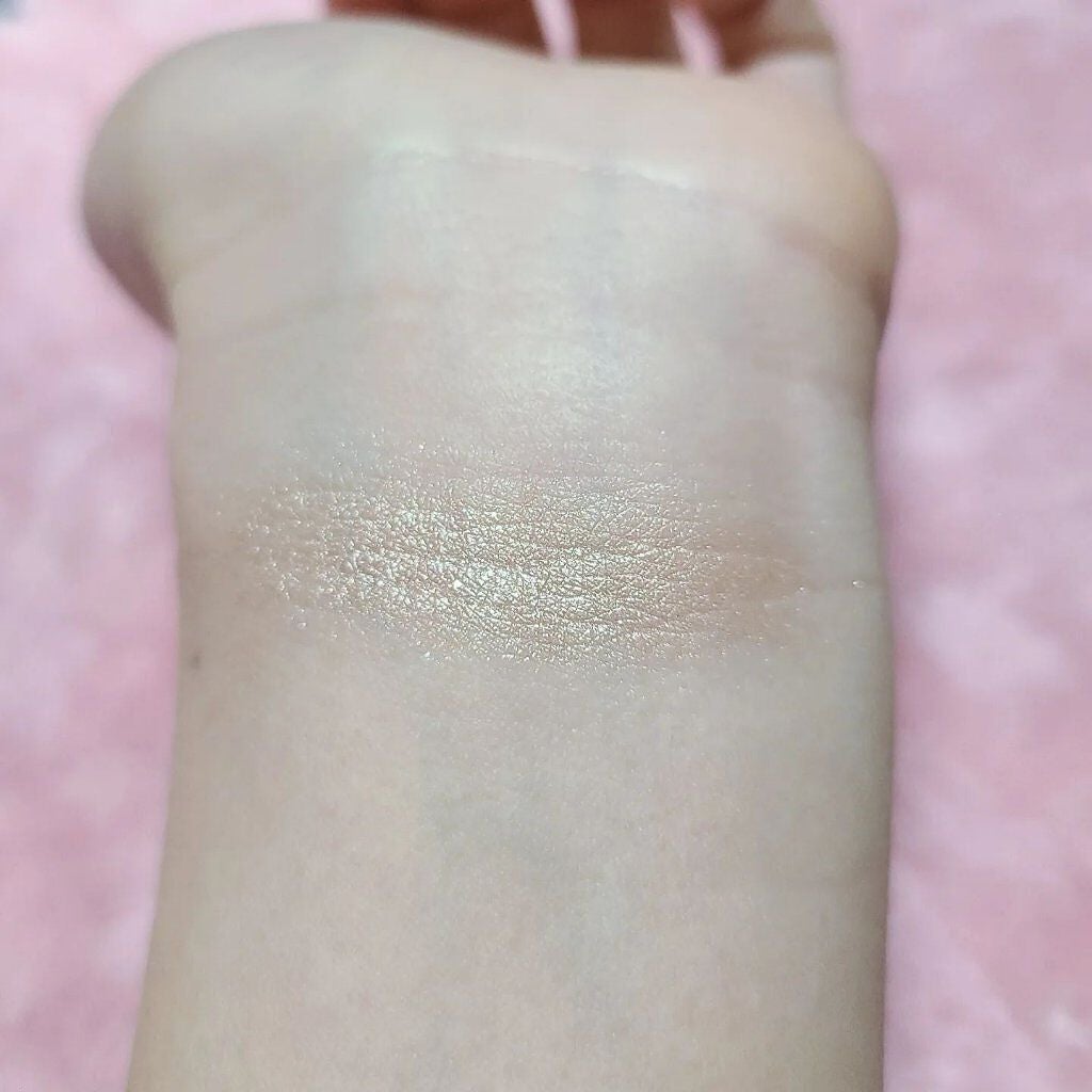 myp ♡ フォロバします! on LIPS 「【MUSTAEVアイシャドウ】COLOR:#201スキン@mu..」(5枚目)