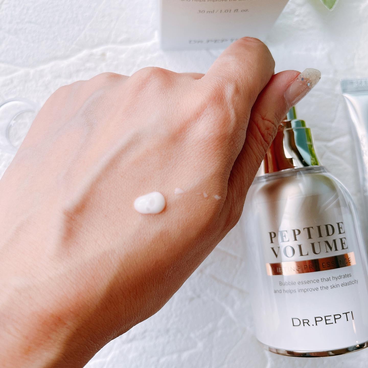 ペプチド ボリューム リニュー ステライト アイクリーム/DR.PEPTI/アイケア・アイクリームを使ったクチコミ（2枚目）