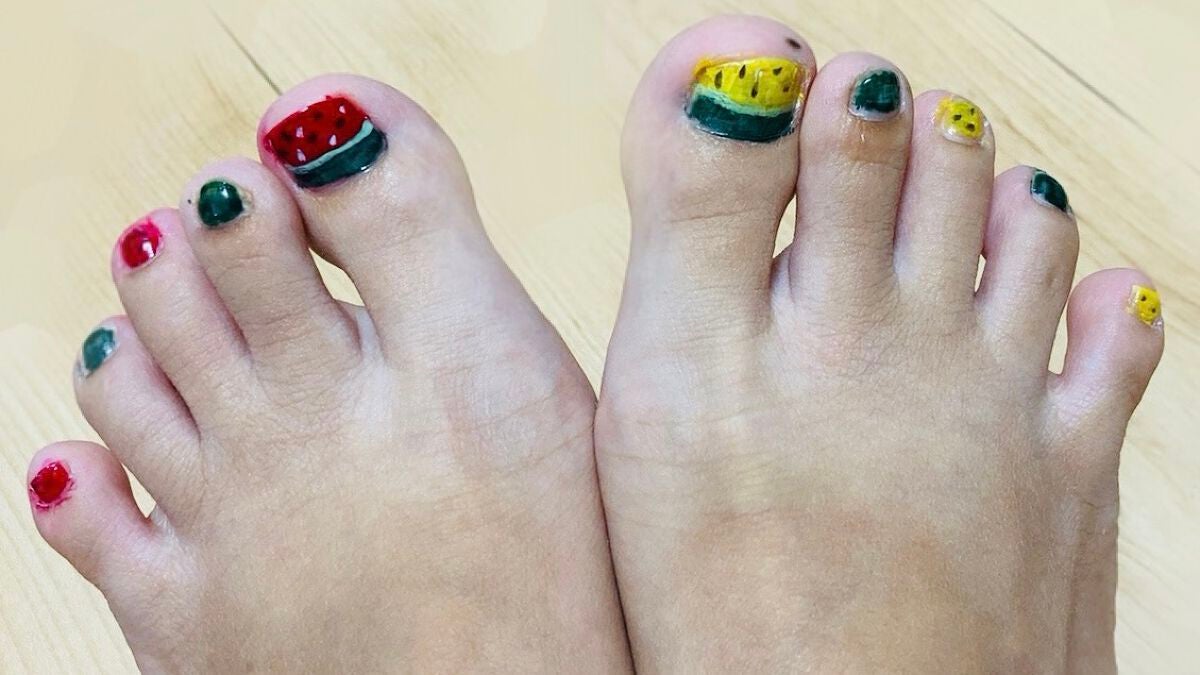 Lina on LIPS 「ずっと放置してた足のネイル新しくした✨夏らしくスイカネイル🍉に..」(1枚目)