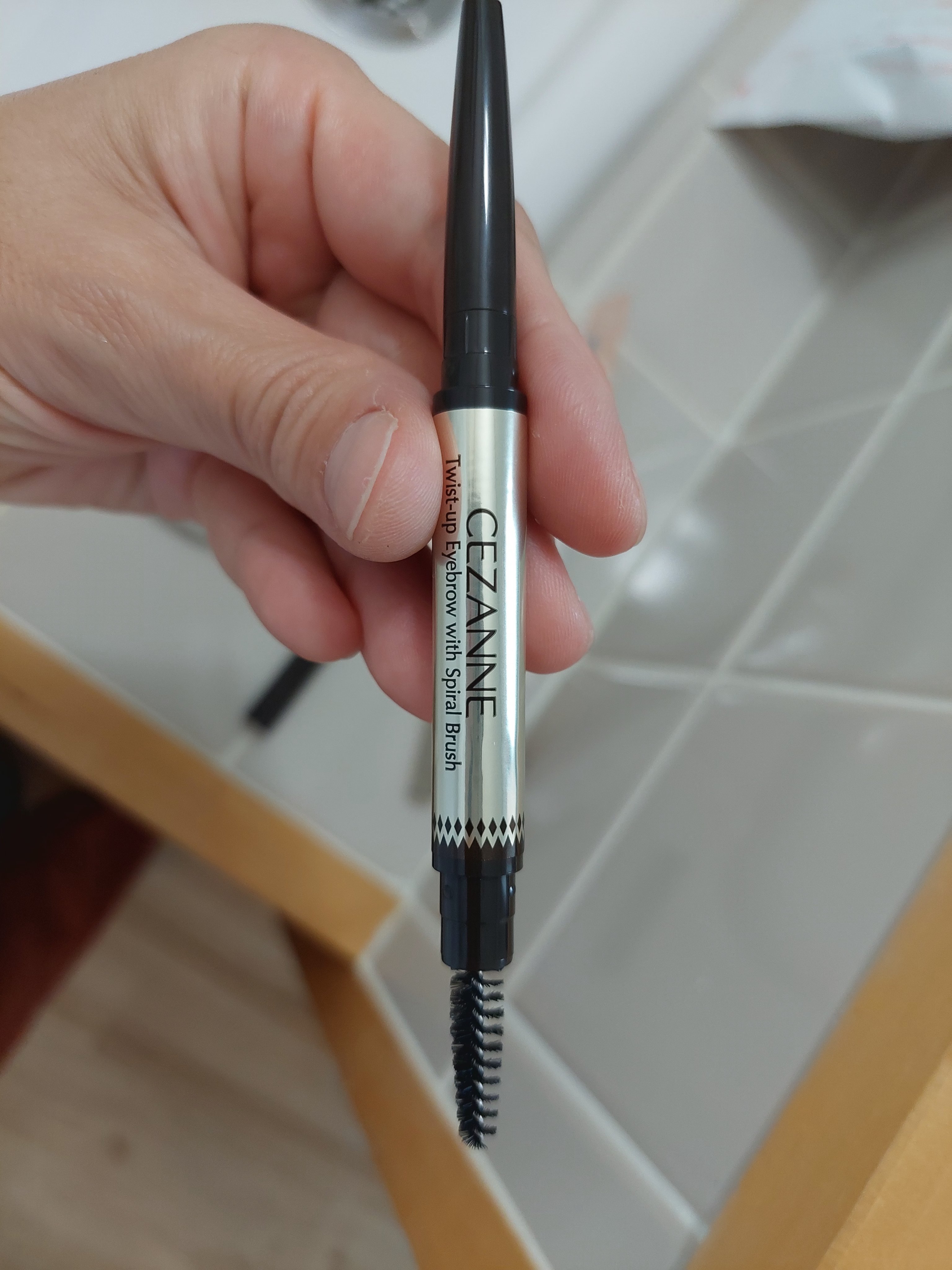 ブラシ付きアイブロウ繰り出し 03 ナチュラルブラウン/CEZANNE/アイブロウペンシルを使ったクチコミ（2枚目）